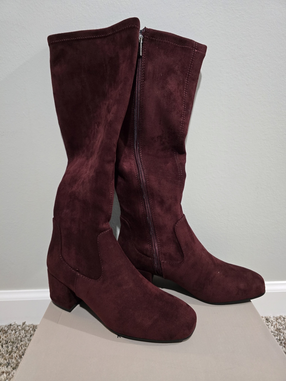 Women's Knee-high Zip Suede Boots - Burgundy